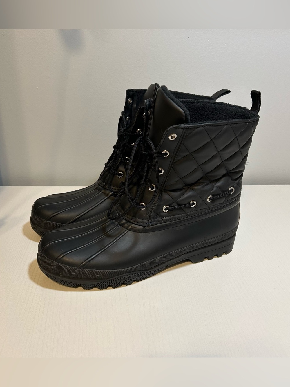 Sperry Quilted Black Lace-Up Duck Boots